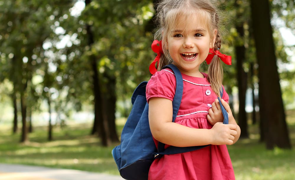 rentrée petite fille maternelle